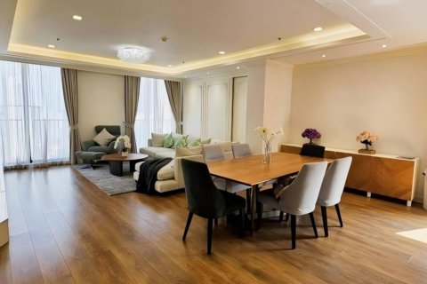 Condo in Bangkok, Thailand, 3 bedrooms № 233613 - photo 3