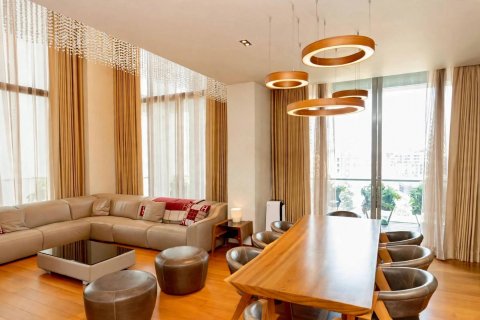 Condominio de 4 dormitorios en Bangkok, Tailandia № 233615 - foto 2