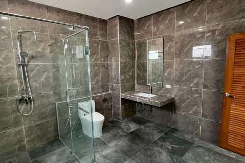 Chalet de 4 dormitorios en Pran Buri, Tailandia № 222526 - foto 8