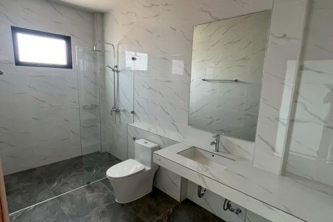 Chalet de 4 dormitorios en Pran Buri, Tailandia № 222526 - foto 7