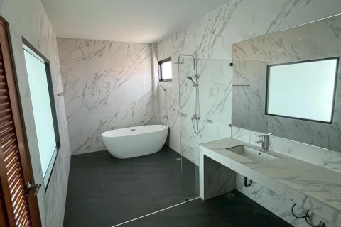 Chalet de 4 dormitorios en Pran Buri, Tailandia № 222526 - foto 5