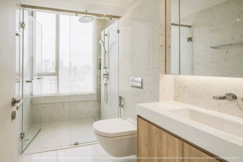 Ático de 2 dormitorios en Bangkok, Tailandia № 180835 - foto 17