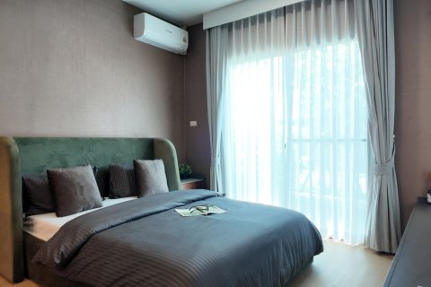 Chalet de 4 dormitorios en Pattaya, Tailandia № 167112 - foto 15