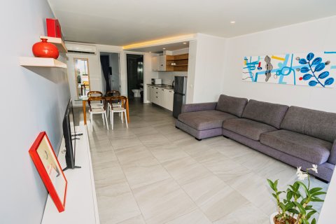 Apartamento de 2 habitaciones en Pattaya, Tailandia № 167108 - foto 2