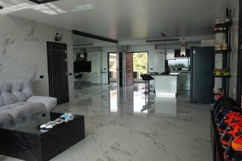 Apartamento de 2 habitaciones en Pattaya, Tailandia № 167106