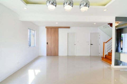 Casa de 2 dormitorios en Pattaya, Tailandia № 162889 - foto 4