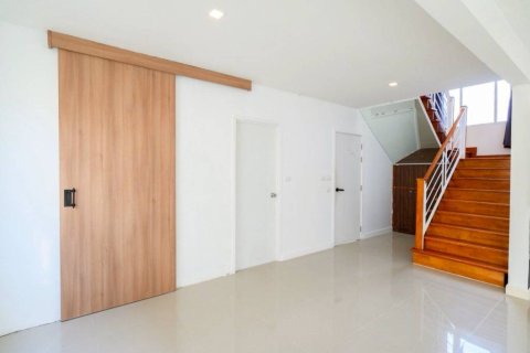 Casa de 2 dormitorios en Pattaya, Tailandia № 162889 - foto 5