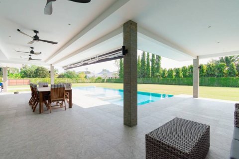 Chalet de 3 dormitorios en Pran Buri, Tailandia № 162888 - foto 6