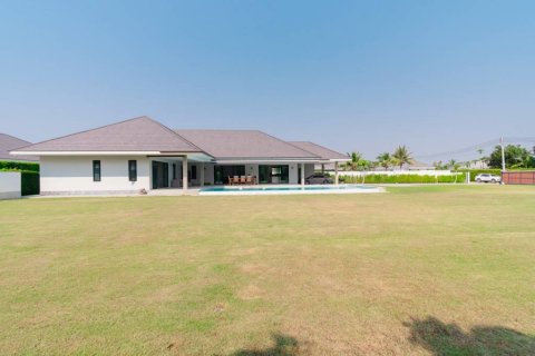 Chalet de 3 dormitorios en Pran Buri, Tailandia № 162888 - foto 7