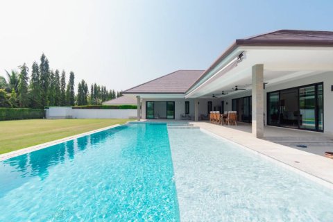 Chalet de 3 dormitorios en Pran Buri, Tailandia № 162888 - foto 2