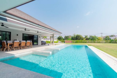Chalet de 3 dormitorios en Pran Buri, Tailandia № 162888