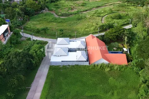 Casa de 3 dormitorios en Chalong, Tailandia № 133586 - foto 22