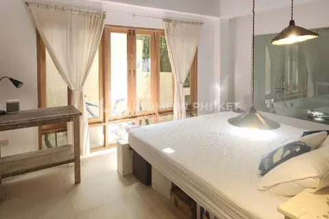 House in Chalong, Thailand 4 bedrooms № 133588 - photo 7