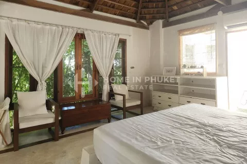 House in Chalong, Thailand 4 bedrooms № 133588 - photo 4