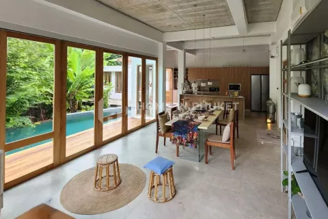 House in Chalong, Thailand 4 bedrooms № 133588 - photo 2