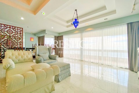 Condo in Pattaya, Thailand, 3 bedrooms  № 198673 - photo 2