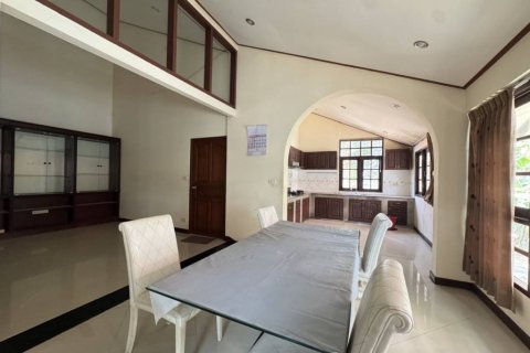 Casa de 4 dormitorios en Pattaya, Tailandia № 172928 - foto 7