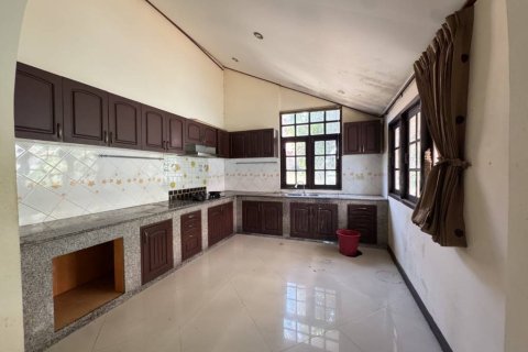 Casa de 4 dormitorios en Pattaya, Tailandia № 172928 - foto 9
