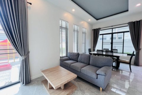 Chalet de 3 dormitorios en Cha-am, Tailandia № 172927 - foto 2
