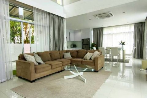 Chalet de 3 dormitorios en Sattahip, Tailandia № 172929 - foto 4