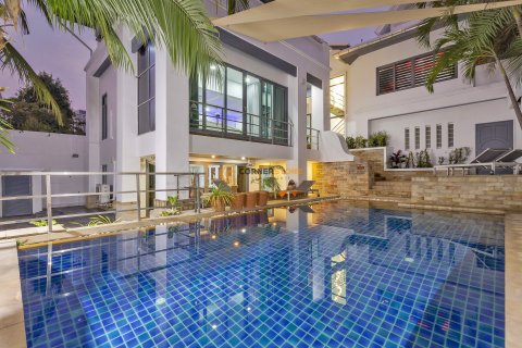 Studio on Jomtien Beach, Pattaya, Thailand № 177839