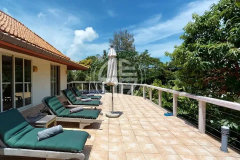 Chalet de 3 dormitorios en Kata, Tailandia № 190797