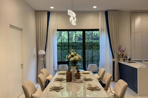 Casa de 4 dormitorios en Bangkok, Tailandia № 156791 - foto 9
