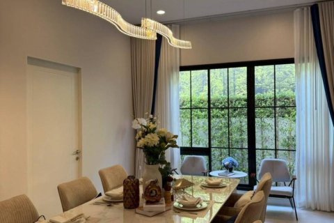 Casa de 4 dormitorios en Bangkok, Tailandia № 156791 - foto 5