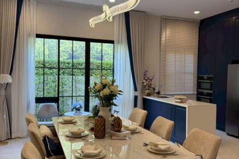 Casa de 4 dormitorios en Bangkok, Tailandia № 156791 - foto 4
