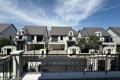 Casa de 4 dormitorios en Bangkok, Tailandia № 156791 - foto 3