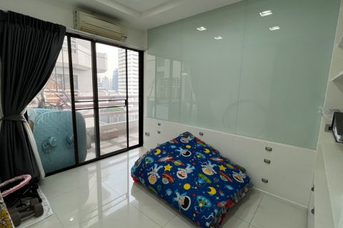 Condominio de 3 dormitorios en Watthana, Bangkok, Tailandia № 200896 - foto 5