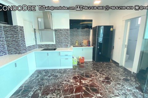 Eigentumswohnung in Watthana, Bangkok, Thailand, 3 Schlafzimmer № 200891 - Foto 13