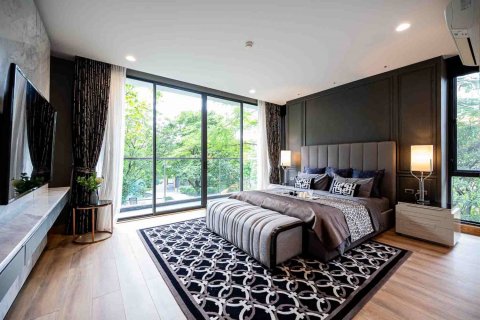 Condominio de 4 dormitorios en Bangkok, Tailandia № 180843 - foto 26
