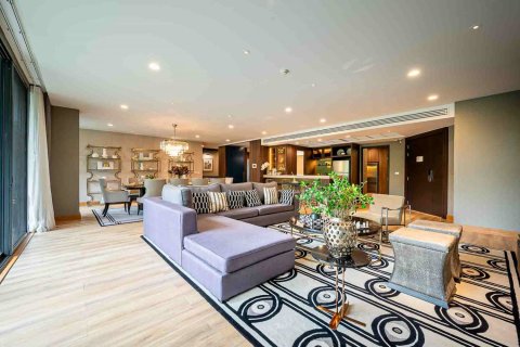 Condominio de 4 dormitorios en Bangkok, Tailandia № 180843 - foto 10