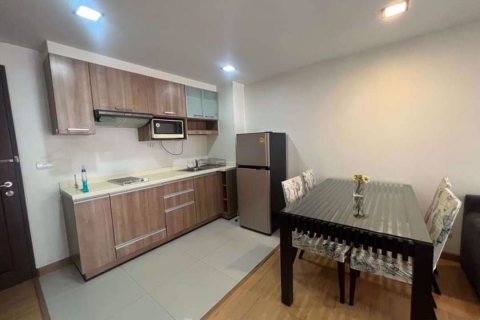 Condominio de 1 dormitorio en Watthana, Bangkok, Tailandia № 67398 - foto 2