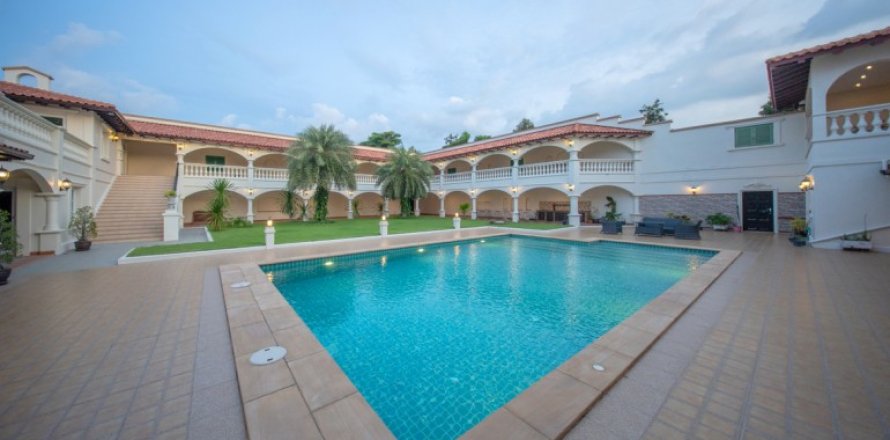 Casa de 6 dormitorios en Pattaya, Tailandia № 155279