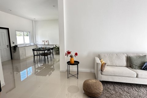 Chalet de 3 dormitorios en Pattaya, Tailandia № 150946 - foto 11