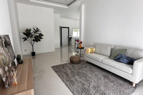Chalet de 3 dormitorios en Pattaya, Tailandia № 150946 - foto 3