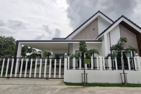 Chalet de 3 dormitorios en Pattaya, Tailandia № 150946
