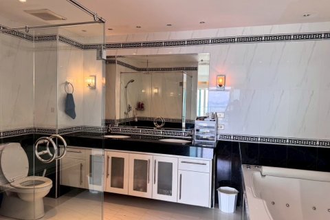 Apartamento de 3 habitaciones en Pattaya, Tailandia № 150944 - foto 14