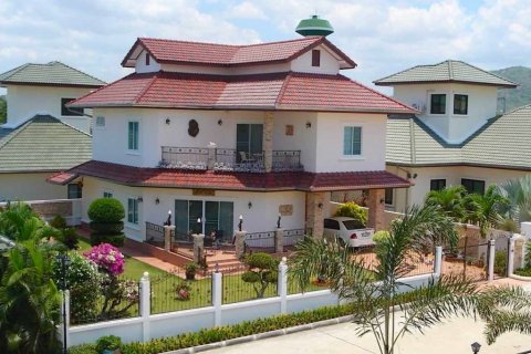 Chalet de 3 dormitorios en Cha-am, Tailandia № 144421 - foto 2