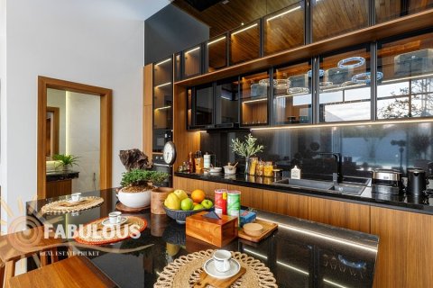 Chalet de 4 dormitorios en Bang Tao, Tailandia № 179659 - foto 9