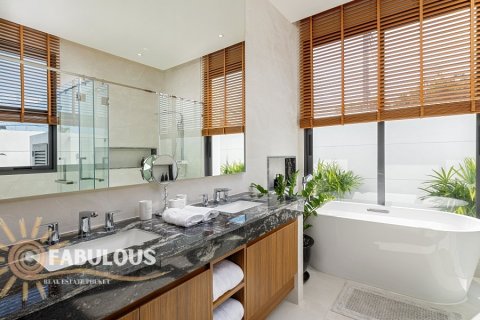 Chalet de 4 dormitorios en Bang Tao, Tailandia № 179659 - foto 12