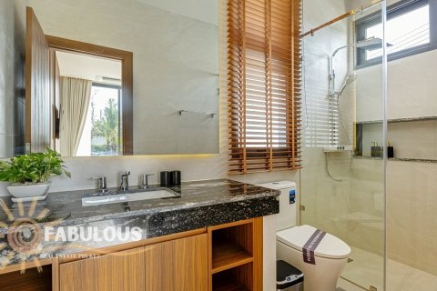 Chalet de 4 dormitorios en Bang Tao, Tailandia № 179659 - foto 16