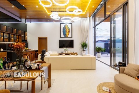 Chalet de 4 dormitorios en Bang Tao, Tailandia № 179659 - foto 2