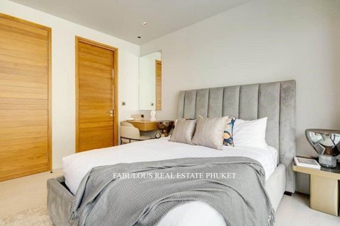Chalet de 4 dormitorios en Bang Tao, Tailandia № 179663 - foto 9