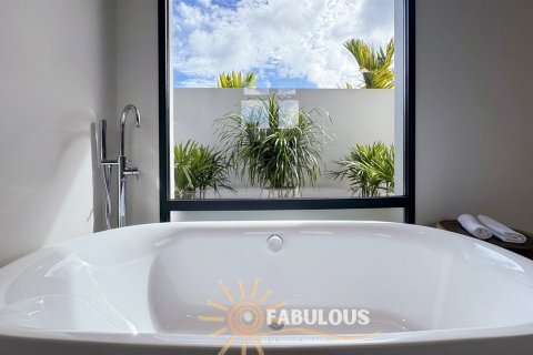 Chalet de 3 dormitorios en Chalong, Tailandia № 179662 - foto 5