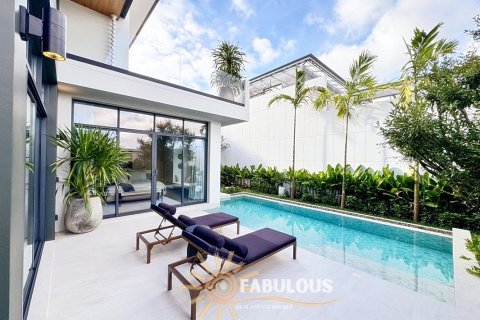 Chalet de 3 dormitorios en Chalong, Tailandia № 179662 - foto 2