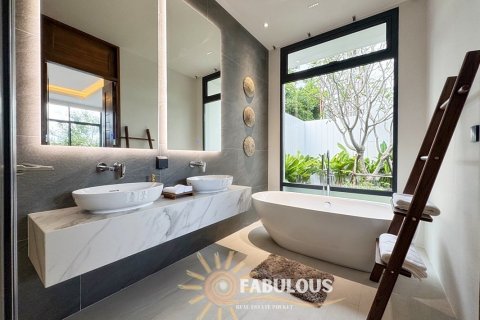 Chalet de 3 dormitorios en Chalong, Tailandia № 179662 - foto 14