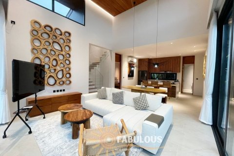 Chalet de 3 dormitorios en Chalong, Tailandia № 179662 - foto 7